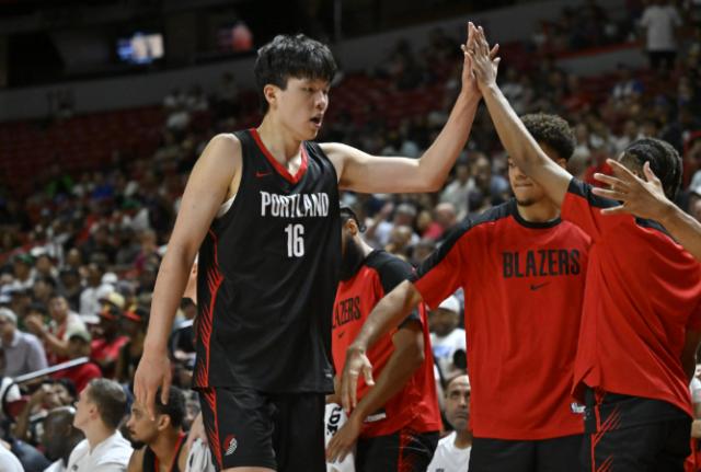 开拓者打出, 霍勒迪的到, 守基因 开拓者打出, 霍勒迪的到, 守基因