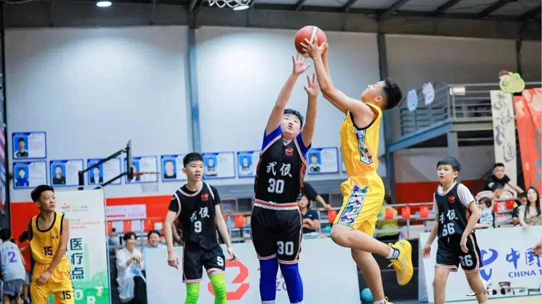 乐部和未崃, 成都市青少, src