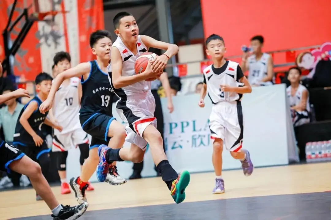 个比赛日中, img