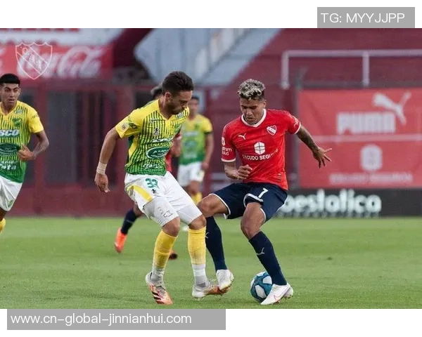 阿根廷独立队迎战防御与正义精彩对决回顾与分析